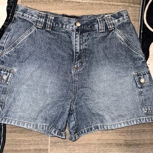 Riveted by Lee Women’s High waisted Cargo medium Wash denim shorts size 10